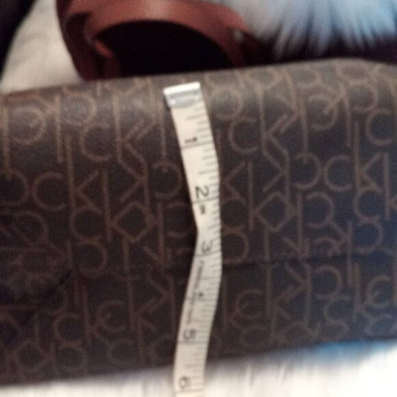 Calvin Klein Monogram Reversible Brown Tote Bag & Zip Pouch Set 18" x 11.5" x 5" - Picture 8 of 17
